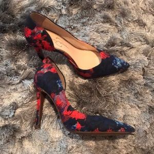 Jessica Simpson pumps